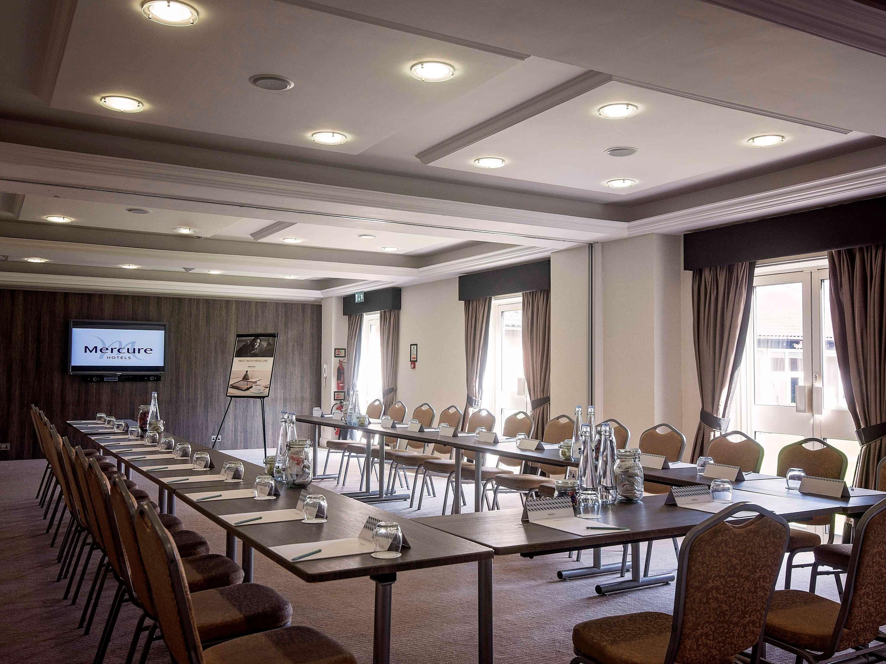 Mercure Milton Keynes Hotel Екстер'єр фото