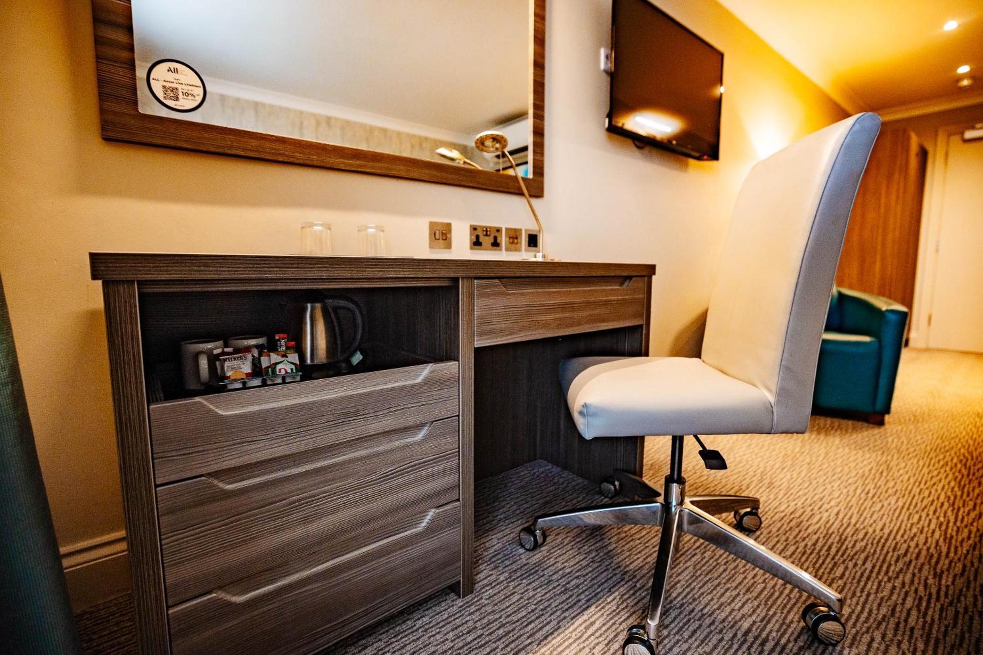 Mercure Milton Keynes Hotel Екстер'єр фото